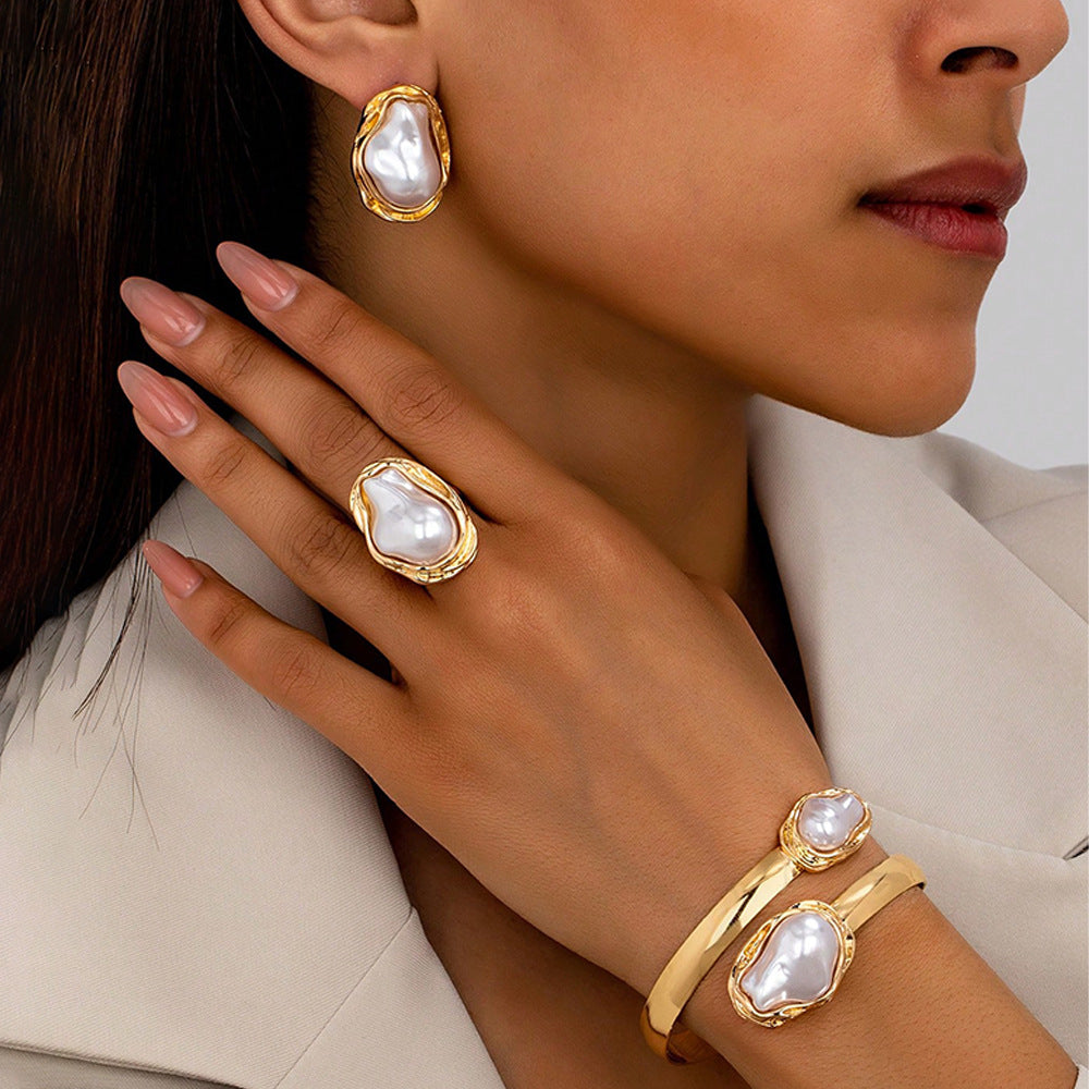 Elegant Jewelry Three-Piece Set