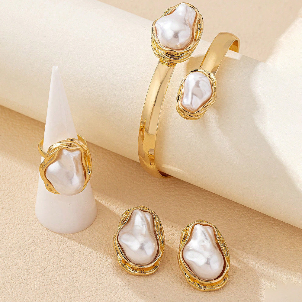 Elegant Jewelry Three-Piece Set